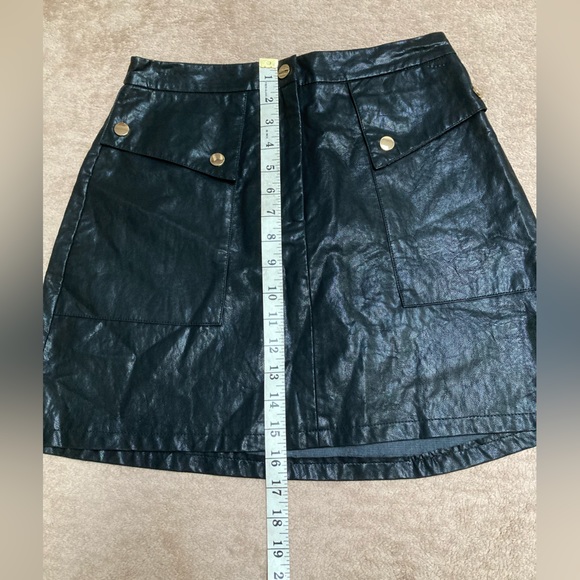 NWT Zara Faux Leather mini skirt - size XS - black colour - Picture 4 of 9